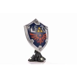 Legend Of Zelda: Breath Of The Wild - Hylian Shield - Collectors Edition With Led Stand [Nintendo] -Figuras Maquetas Tienda legend of zelda breath of the wild hylian shield standard edition ver nintendo 1 31